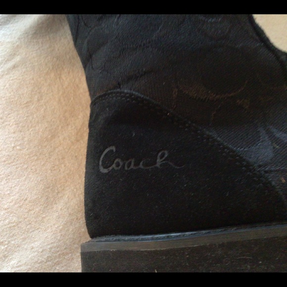 🌸🌸Coach Signature Joss Logo Black Faux Fur Lined Boots.🌸🌸 - Picture 3 of 7
